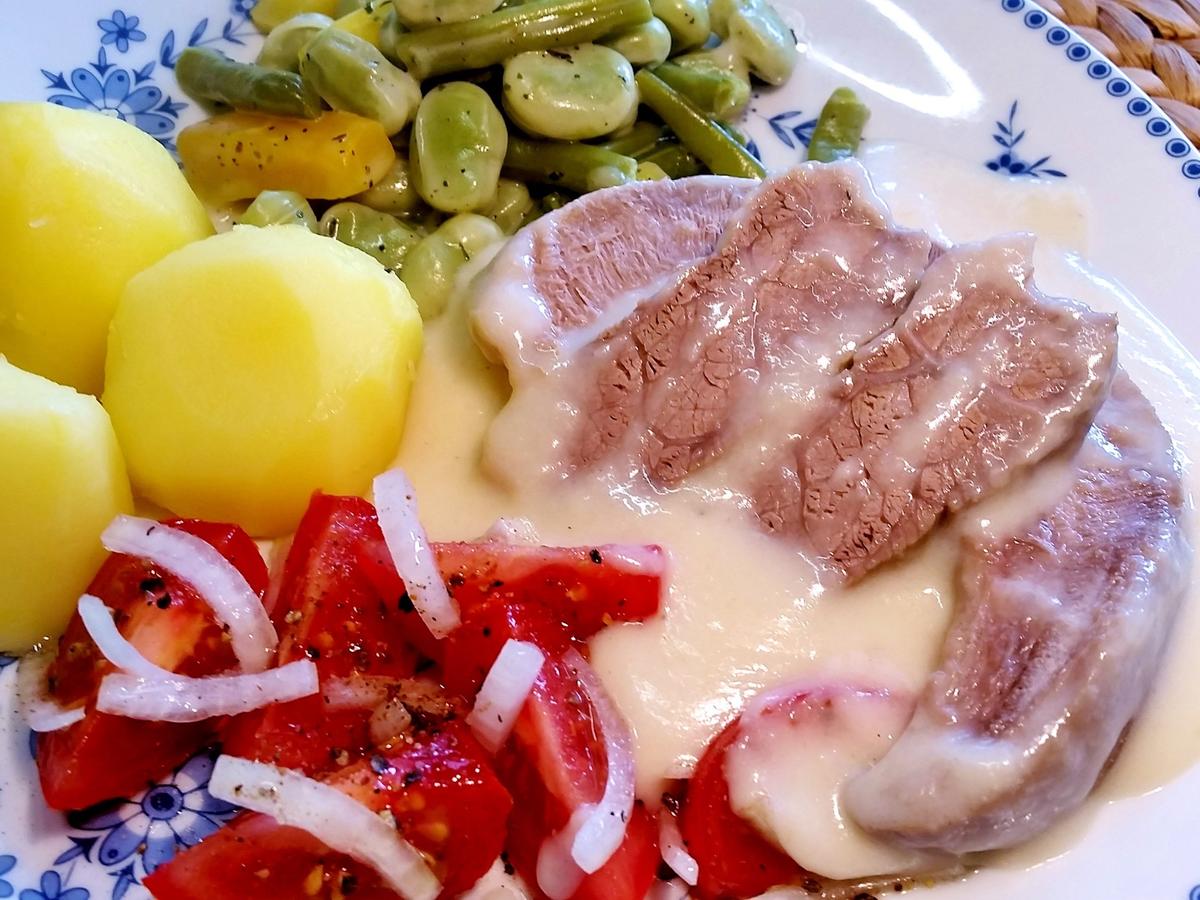 Ochsenbrust und Schweinezunge in Meerrettichsoße Rezept kochbar.de