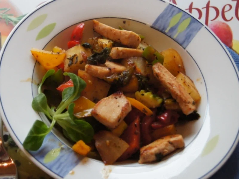 Hähnchenbrustfilet auf Gemüsebett - Rezept - Bild Nr. 4083