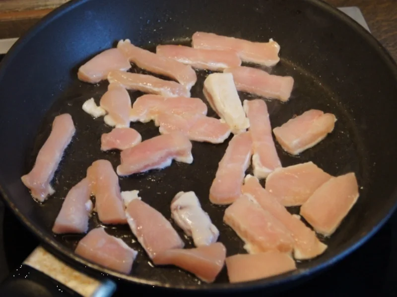 Hähnchenbrustfilet auf Gemüsebett - Rezept - Bild Nr. 4087