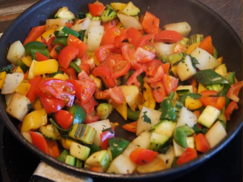 Hähnchenbrustfilet auf Gemüsebett - Rezept - Bild Nr. 4092