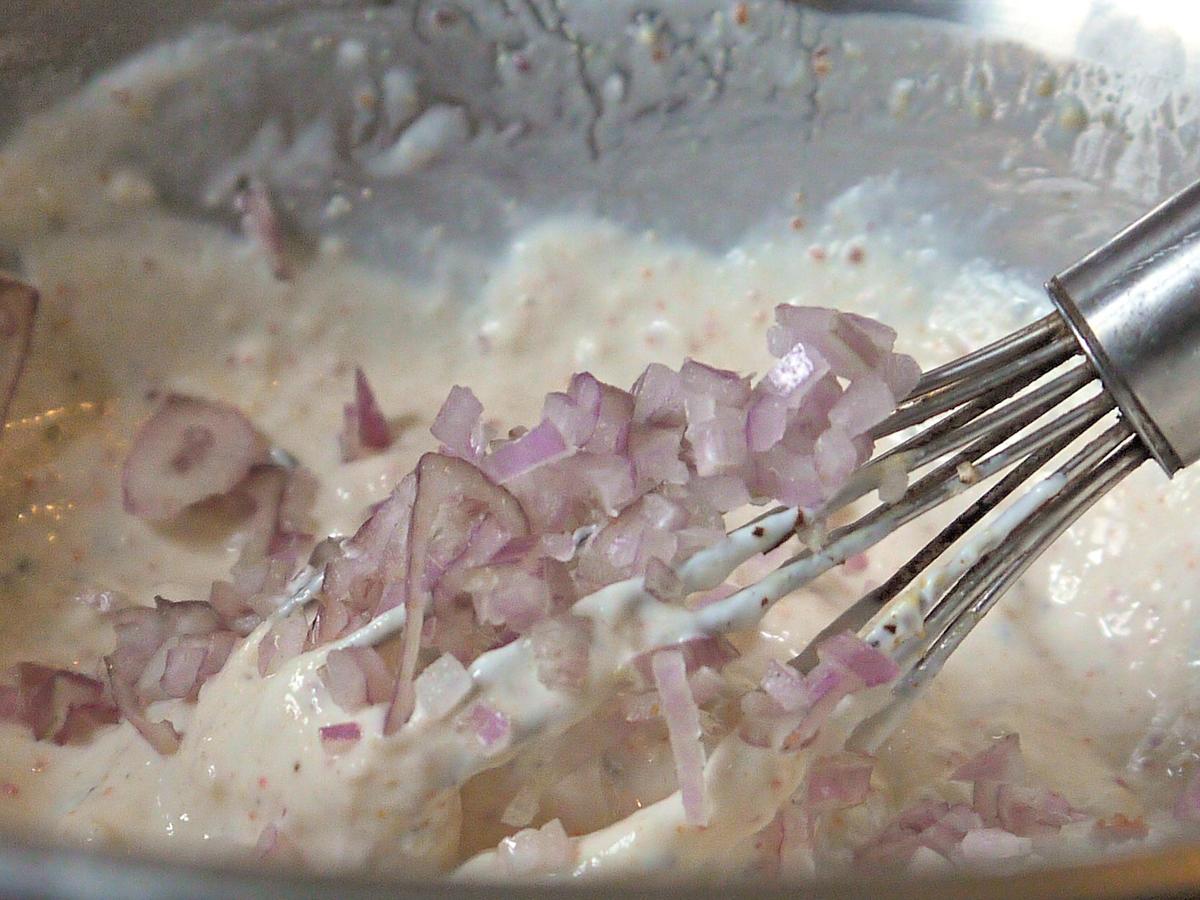 Leichter, aber sehr pikanter Kartoffelsalat - einfach - 85 kcal/100g