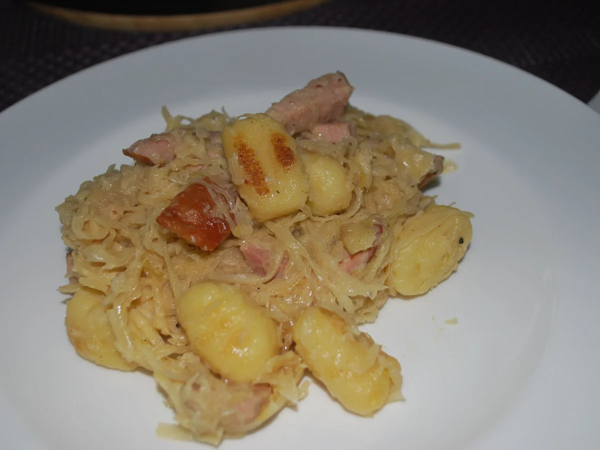 Rezept: Sauerkraut-Gnocchi-Pfanne mit Kasseler Bild Nr. 4100 Sauerkraut-Gnocchi-Pfanne mit Kasseler - Rezept - Bild Nr. 4100
