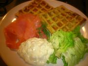 Kartoffelwaffeln mit Lachs & Eier-Gurken-Dill-Quark - Rezept - Bild Nr. 4113