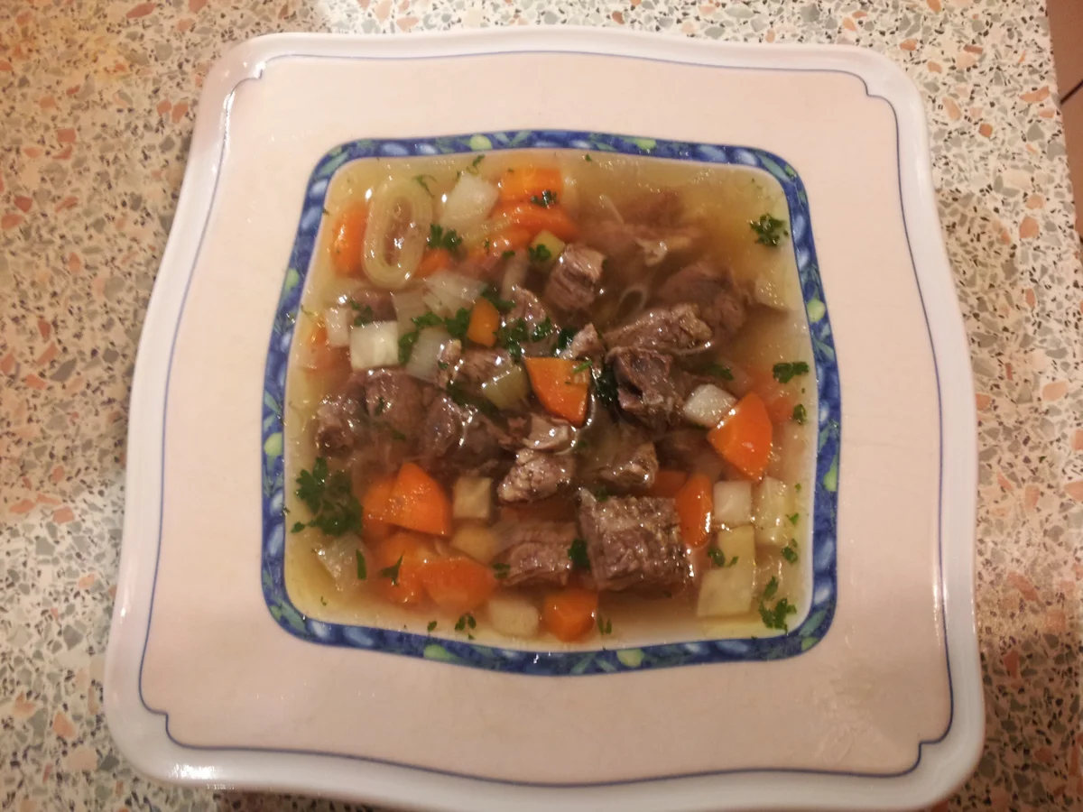 Kräftige Rindfleischsuppe - Rezept - Bild Nr. 4126