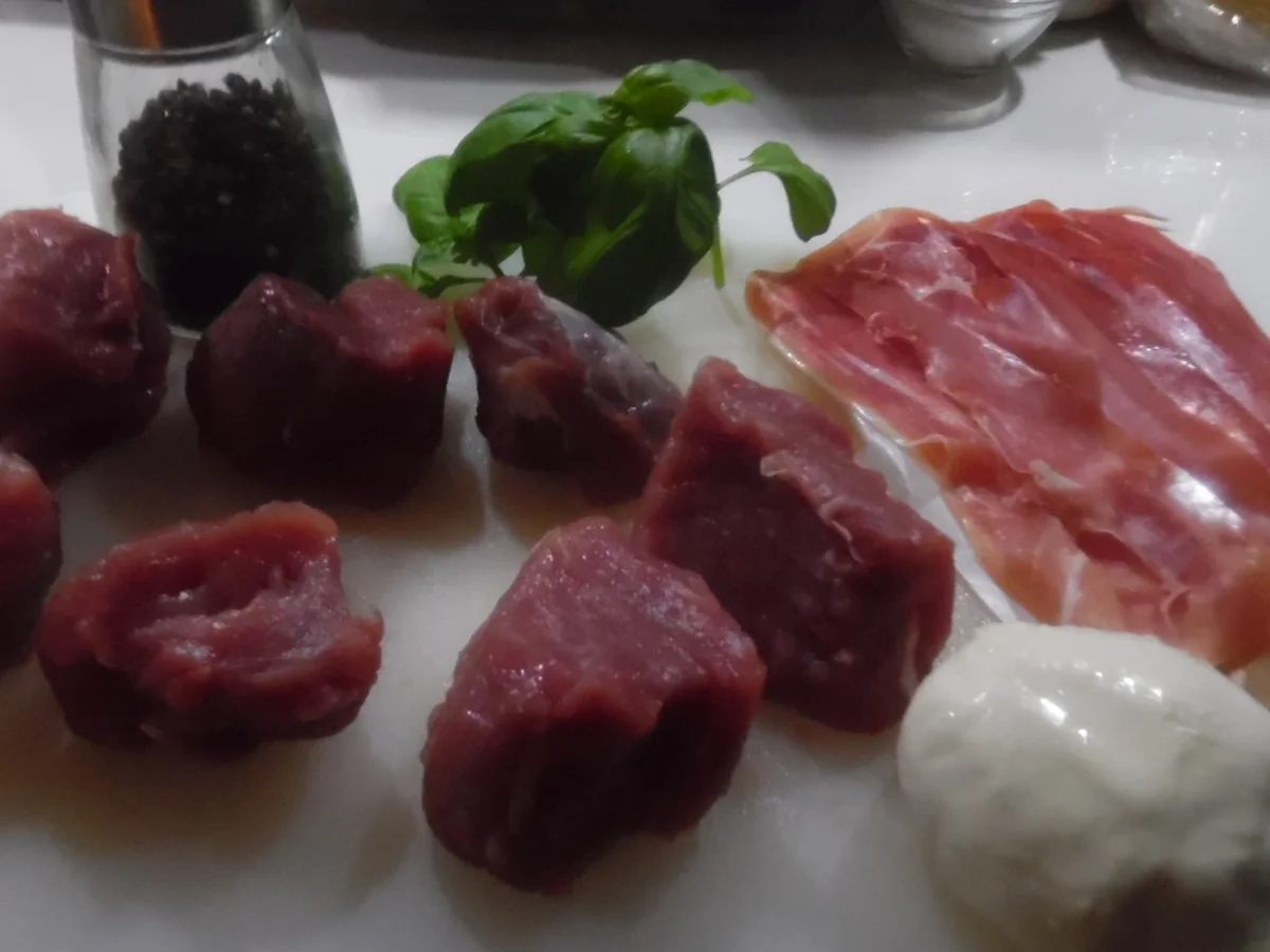 Schweine-Medaillons "Caprese" mit Spaghettini - Rezept - Bild Nr. 4171