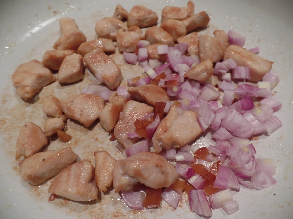 Rezept: Tomatennudeln mit Hähnchen Bild Nr. 4166 Tomatennudeln mit Hähnchen - Rezept - Bild Nr. 4166