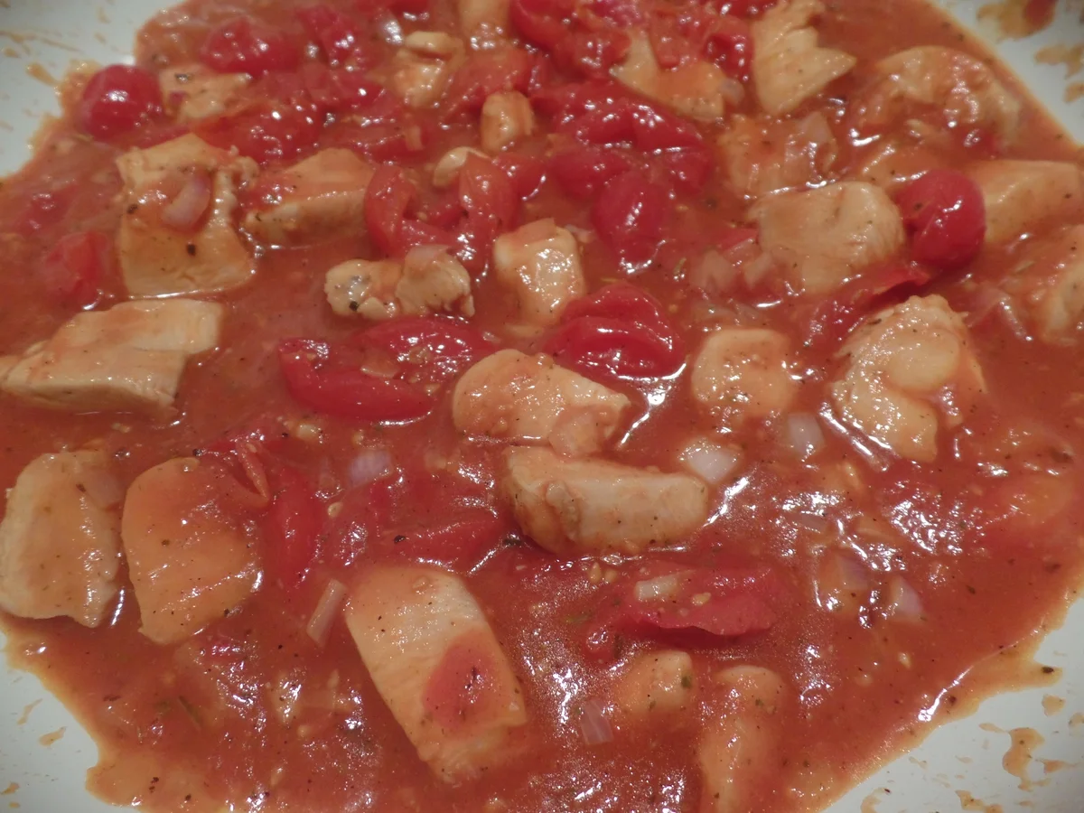 Rezept: Tomatennudeln mit Hähnchen Bild Nr. 4168 Tomatennudeln mit Hähnchen - Rezept - Bild Nr. 4168