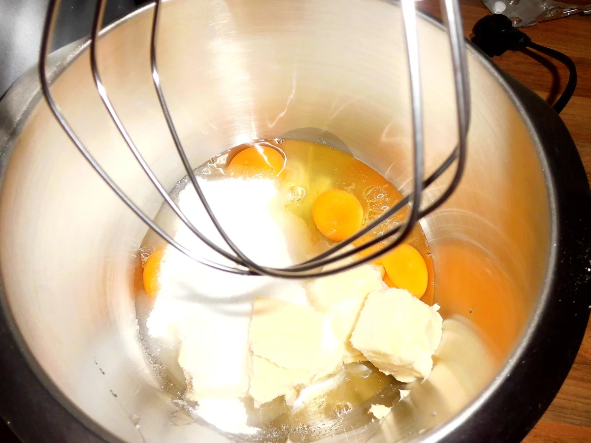 Rezept: Quark-Rührtteig- Guglhupf Bild Nr. 4188 Quark-Rührtteig- Guglhupf - Rezept - Bild Nr. 4188