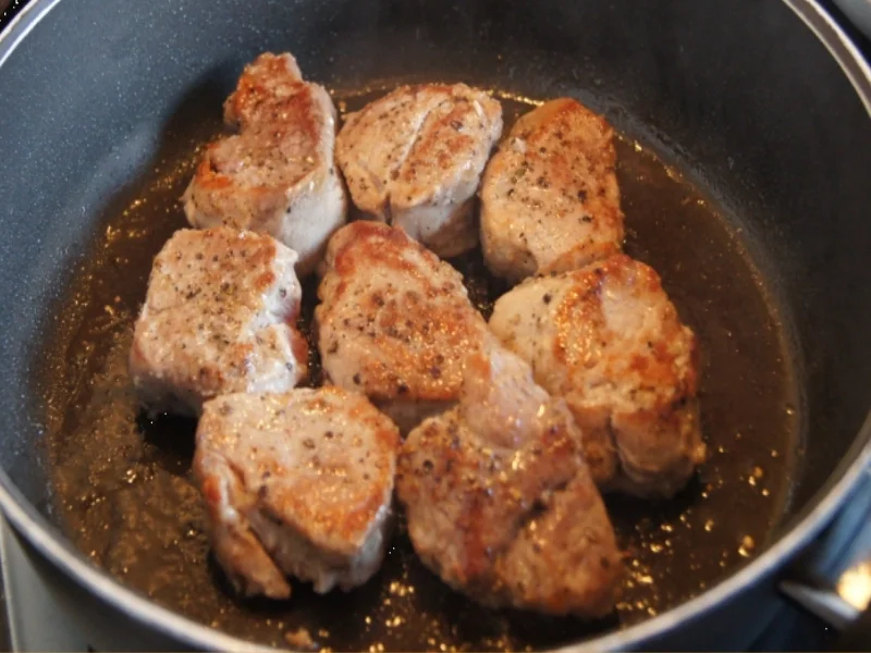 Schweinefilet mit Preiselbeersauce und Vitelotten *) - Rezept - Bild Nr. 4204