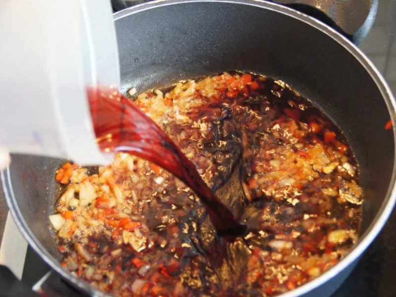 Schweinefilet mit Preiselbeersauce und Vitelotten *) - Rezept - Bild Nr. 4211