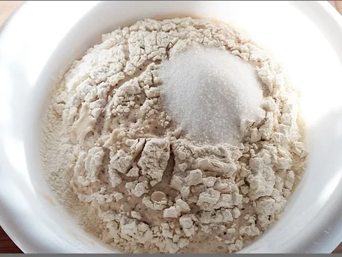 Goldbraun gebackene Faschingskrapfen mit feinem Fruchtaufstrich  gefüllt - Rezept - Bild Nr. 4209