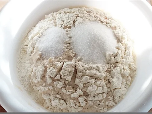 Goldbraun gebackene Faschingskrapfen mit feinem Fruchtaufstrich  gefüllt - Rezept - Bild Nr. 4210