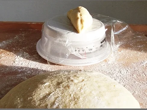 Goldbraun gebackene Faschingskrapfen mit feinem Fruchtaufstrich  gefüllt - Rezept - Bild Nr. 4221