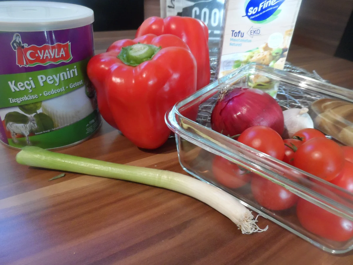 Rezept: BiNe` S GEFÜLLTE PAPRIKA MIT TOFU Bild Nr. 4252 BiNe` S GEFÜLLTE PAPRIKA MIT TOFU - Rezept - Bild Nr. 4252