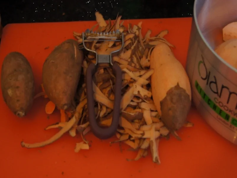 Gebackene Fischsticks mit Süßkartoffelstampf und Rotkohl - Rezept - Bild Nr. 4239