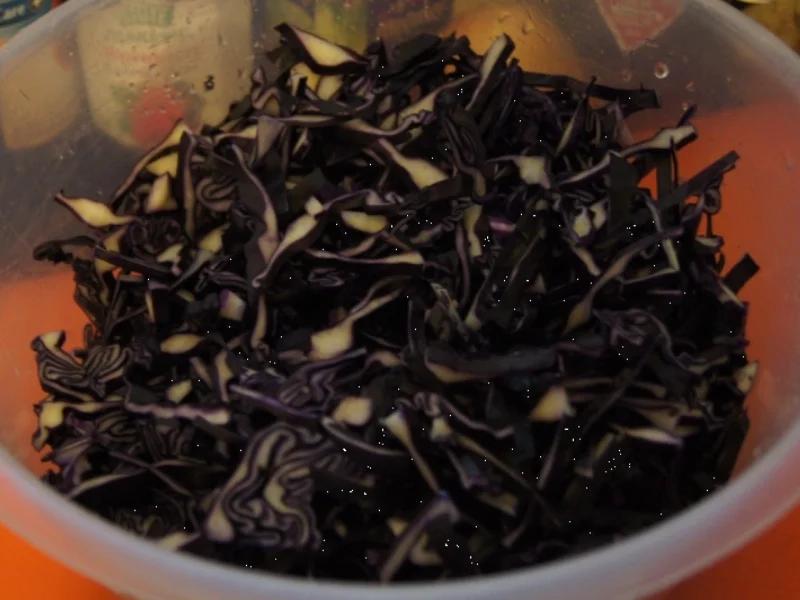 Gebackene Fischsticks mit Süßkartoffelstampf und Rotkohl - Rezept - Bild Nr. 4245