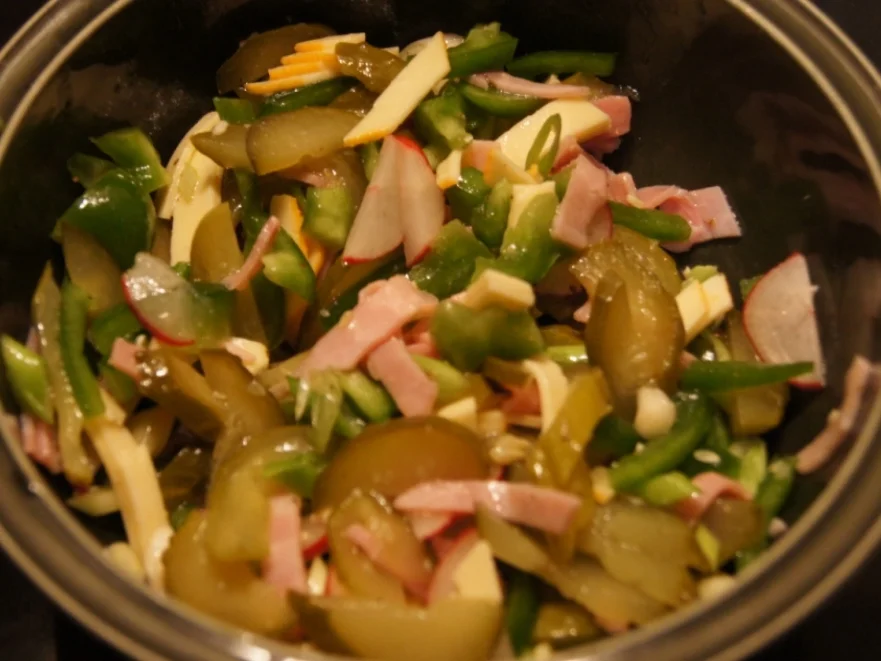 Käse-Schinken-Gemüse-Salat - Rezept - Bild Nr. 4245