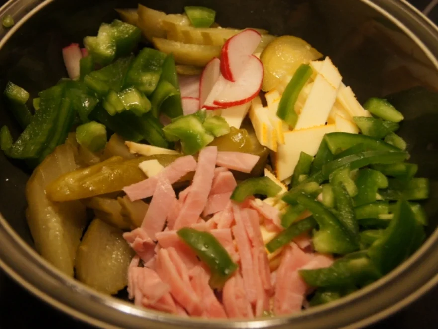 Käse-Schinken-Gemüse-Salat - Rezept - Bild Nr. 4248