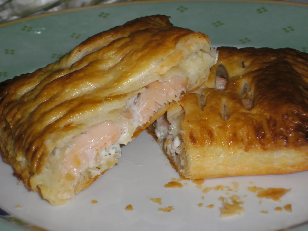 Blätterteig Taschen gefüllt mit Lachs und Frischkäse - Rezept - Bild Nr. 3751