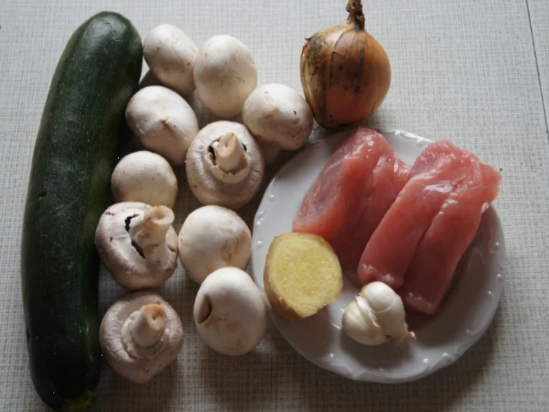 Puten-Ministeaks mit Zucchini-Champignon-Gemüse - Rezept - Bild Nr. 4268