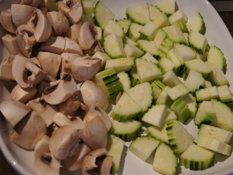 Puten-Ministeaks mit Zucchini-Champignon-Gemüse - Rezept - Bild Nr. 4269