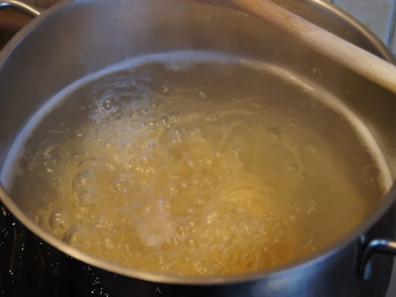 Spaghetti Lunghi mit Champignon-Zwiebel-Knoblauch-Sauce - Rezept - Bild Nr. 4280