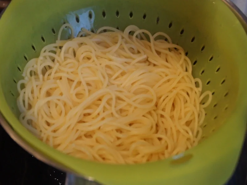 Spaghetti Lunghi mit Champignon-Zwiebel-Knoblauch-Sauce - Rezept - Bild Nr. 4282