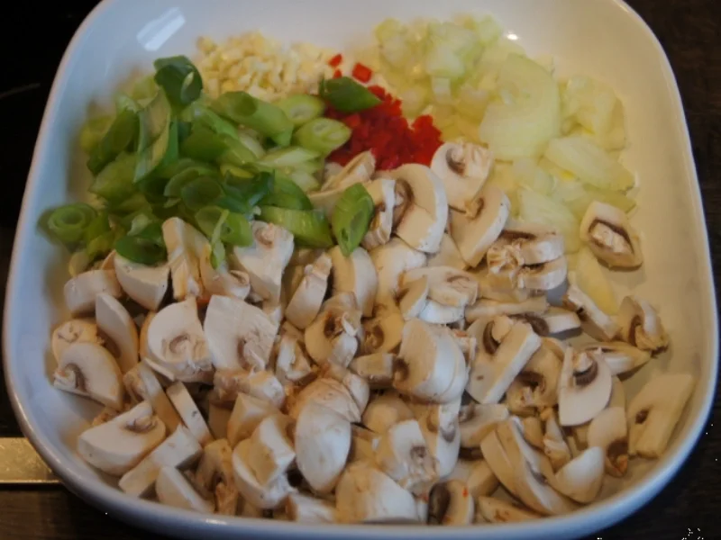 Spaghetti Lunghi mit Champignon-Zwiebel-Knoblauch-Sauce - Rezept - Bild Nr. 4283