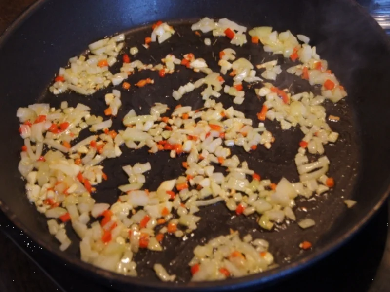 Spaghetti Lunghi mit Champignon-Zwiebel-Knoblauch-Sauce - Rezept - Bild Nr. 4285