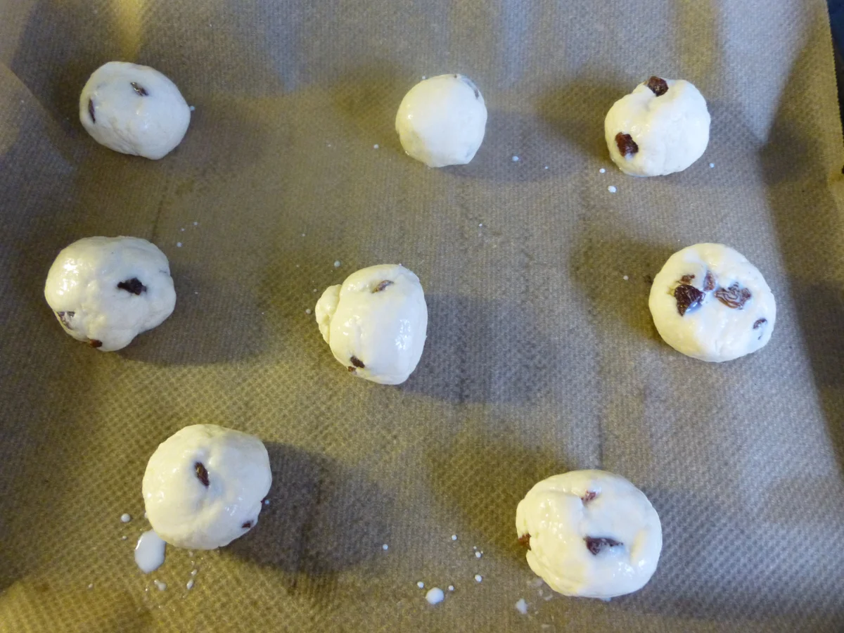 Rosinenbrötchen - Rezept - Bild Nr. 4300