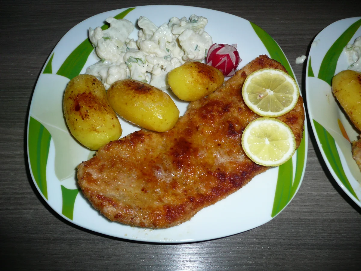 Rezept: Blumenkohlsalat mit Sahnedressing zu Schweineschnitzel + Drillingen. Bild Nr. 4629 Blumenkohlsalat mit Sahnedressing zu Schweineschnitzel + Drillingen. - Rezept - Bild Nr. 4629