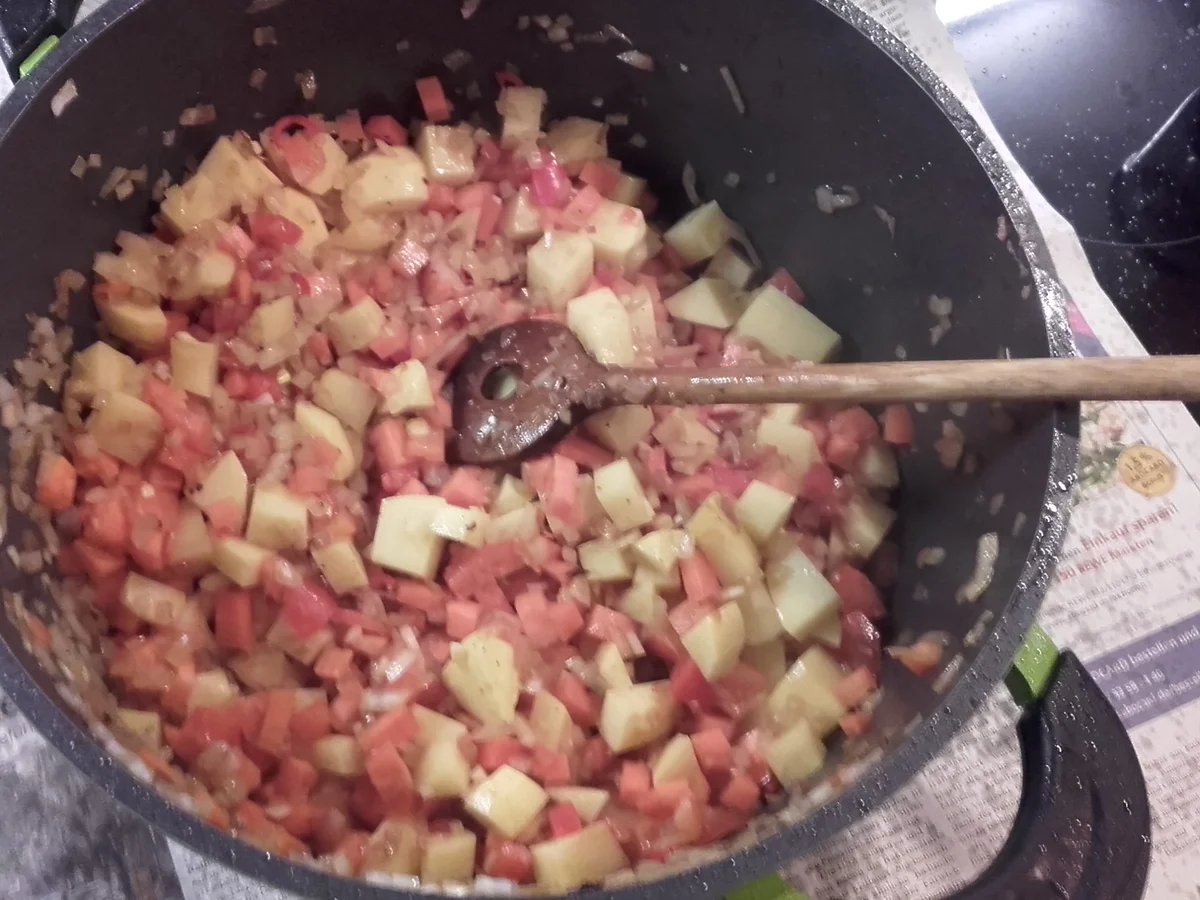 Rezept: Ungarische Gulaschsuppe Bild Nr. 4356 Ungarische Gulaschsuppe - Rezept - Bild Nr. 4356