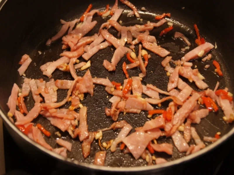 Rezept: Pikantes Kochschinken-Omelett Bild Nr. 4383 Pikantes Kochschinken-Omelett - Rezept - Bild Nr. 4383