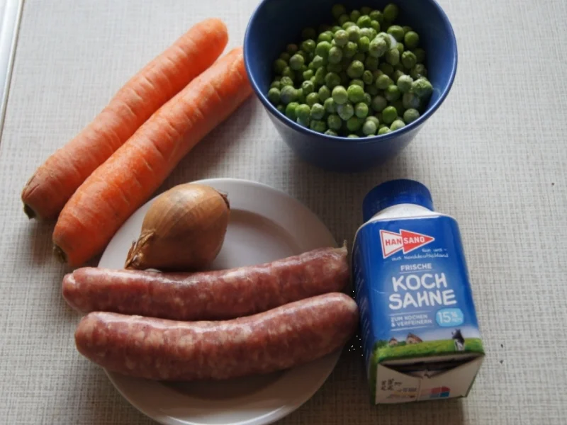 Rezept: Bratwurst mit Erbsen-Möhrenblütengemüse Bild Nr. 4379 Bratwurst mit Erbsen-Möhrenblütengemüse - Rezept - Bild Nr. 4379
