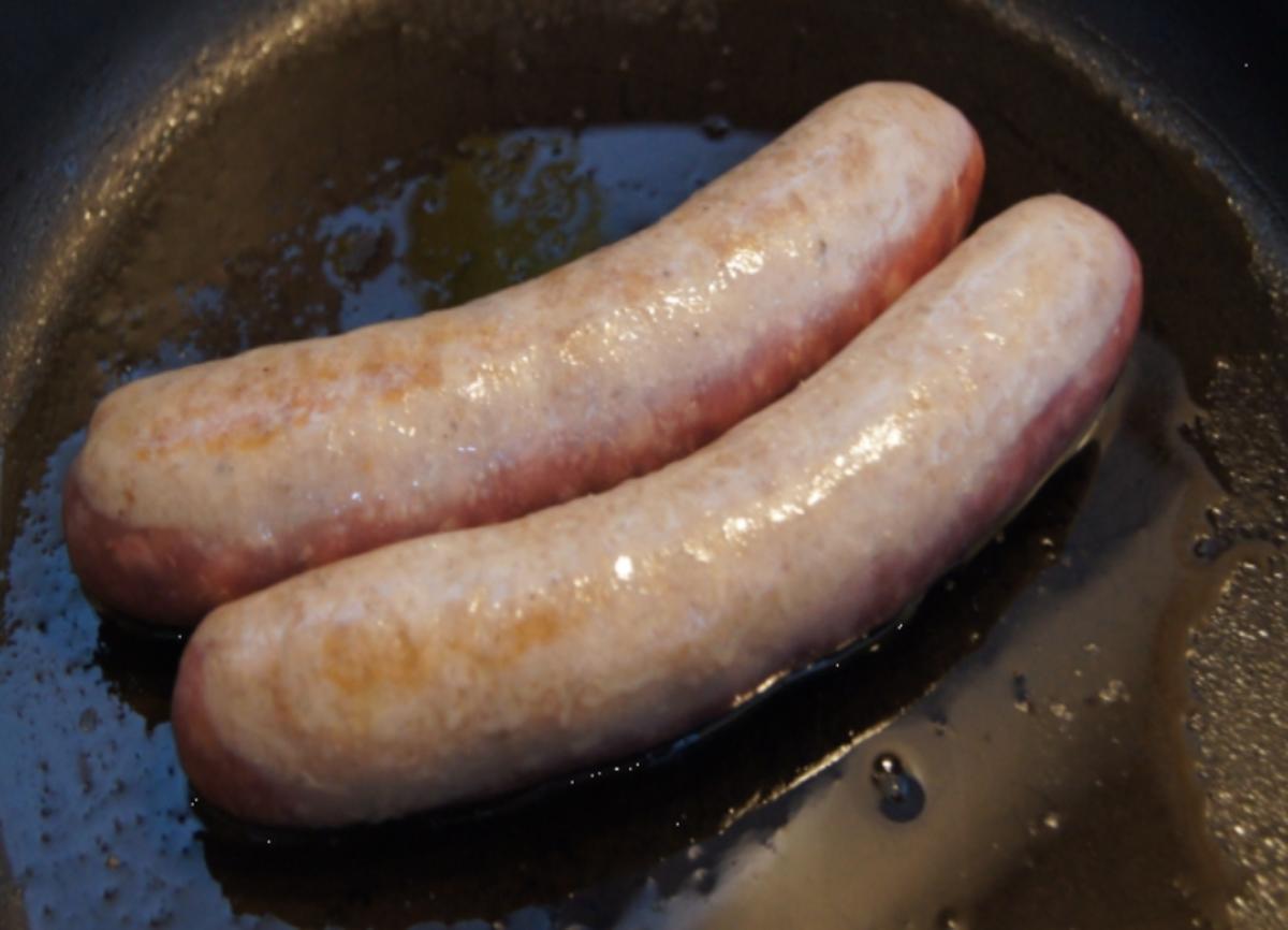 Bratwurst mit Erbsen-Möhrenblütengemüse - Rezept - Bild Nr. 4381