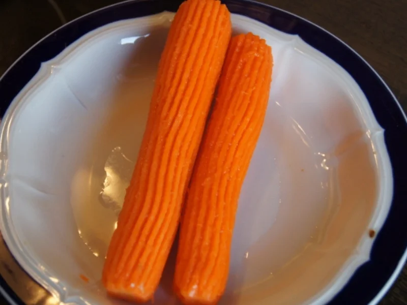 Rezept: Bratwurst mit Erbsen-Möhrenblütengemüse Bild Nr. 4384 Bratwurst mit Erbsen-Möhrenblütengemüse - Rezept - Bild Nr. 4384