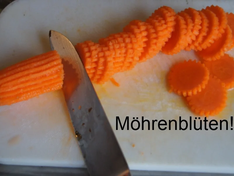 Rezept: Bratwurst mit Erbsen-Möhrenblütengemüse Bild Nr. 4385 Bratwurst mit Erbsen-Möhrenblütengemüse - Rezept - Bild Nr. 4385