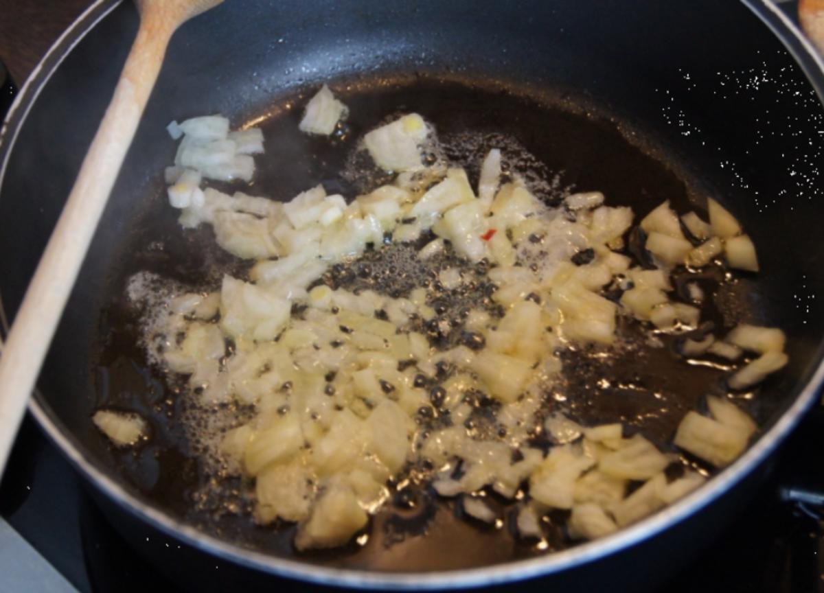 Bratwurst mit Erbsen-Möhrenblütengemüse - Rezept - Bild Nr. 4387