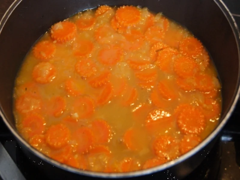 Rezept: Bratwurst mit Erbsen-Möhrenblütengemüse Bild Nr. 4391 Bratwurst mit Erbsen-Möhrenblütengemüse - Rezept - Bild Nr. 4391