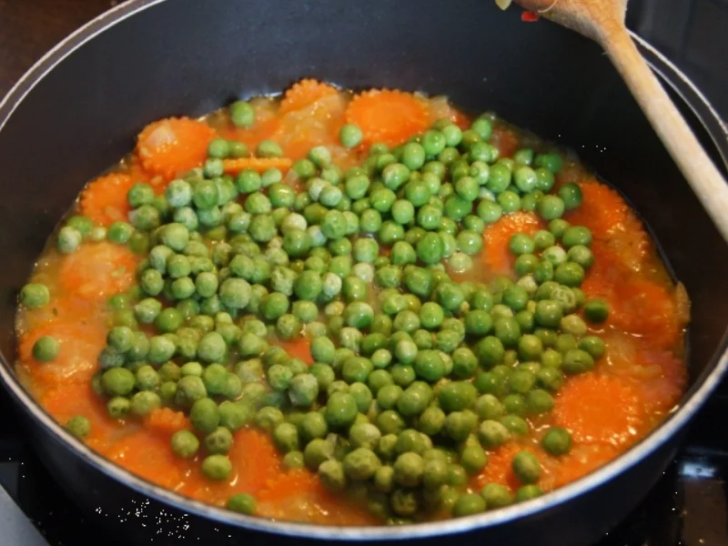 Rezept: Bratwurst mit Erbsen-Möhrenblütengemüse Bild Nr. 4392 Bratwurst mit Erbsen-Möhrenblütengemüse - Rezept - Bild Nr. 4392