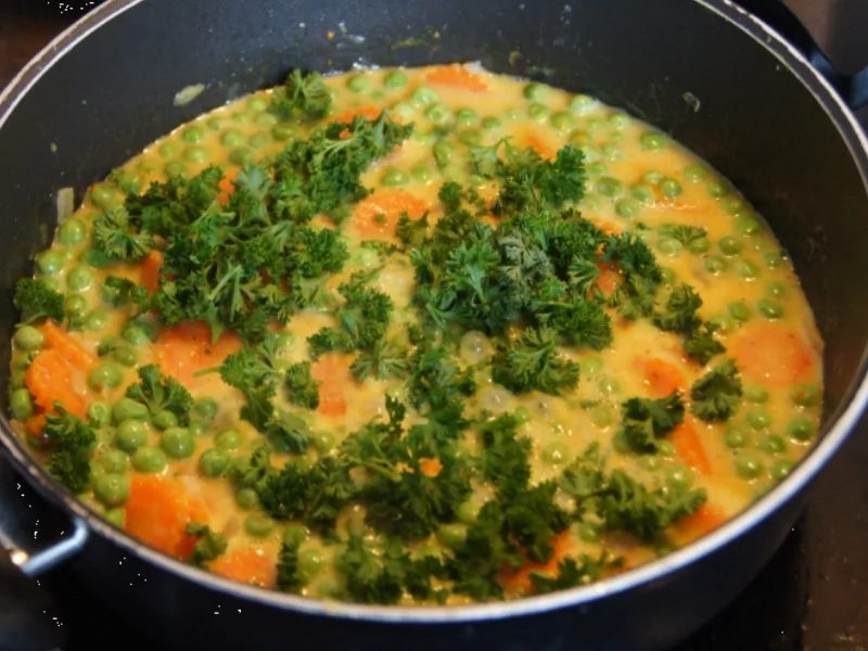 Rezept: Bratwurst mit Erbsen-Möhrenblütengemüse Bild Nr. 4395 Bratwurst mit Erbsen-Möhrenblütengemüse - Rezept - Bild Nr. 4395