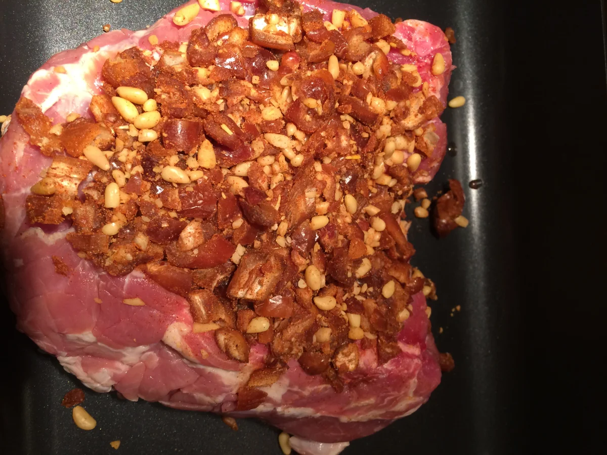 Rezept: Spanferkel mit Dattelfüllung Bild Nr. 4388 Spanferkel mit Dattelfüllung - Rezept - Bild Nr. 4388