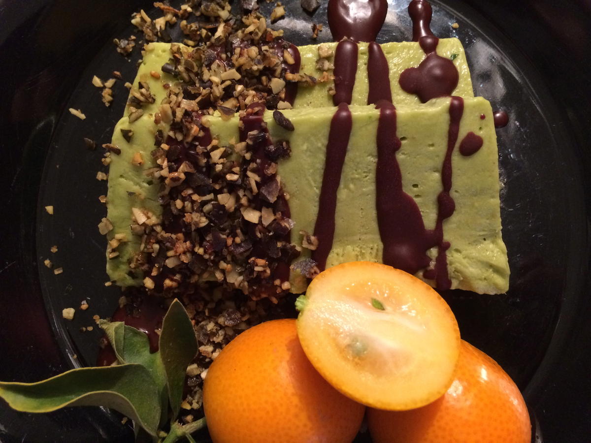 Avocadoparfait mit Kürbiskernkrokant - einfach - 234 kcal/100g