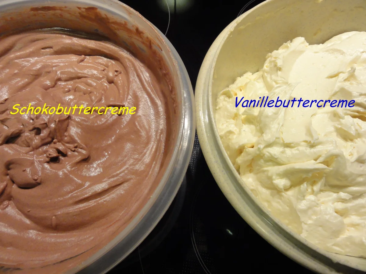 Rezept: Biskuit: 2-stöckige TAUFTORTE ( 26cm) Bild Nr. 4404 Biskuit: 2-stöckige TAUFTORTE ( 26cm) - Rezept - Bild Nr. 4404