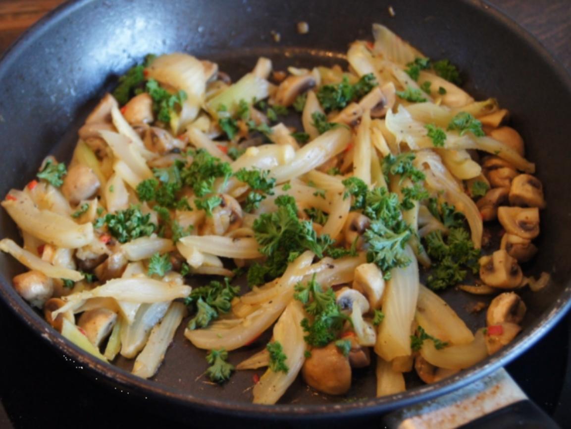 Lachsfilet mit Fenchel und Champignon Gemüse - einfach - von MausVoh