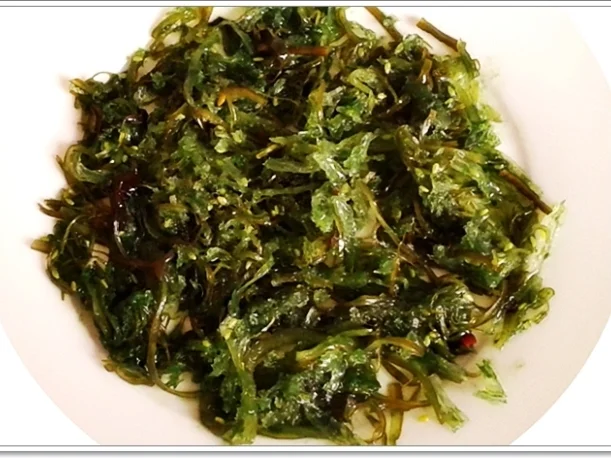 Rezept: Gebratene Jakobsmuscheln auf Reis-Wakame-Algensalat , Schaumsauce & „Perlen“ Bild Nr. 4436 Gebratene Jakobsmuscheln auf Reis-Wakame-Algensalat , Schaumsauce & „Perlen“ - Rezept - Bild Nr. 4436