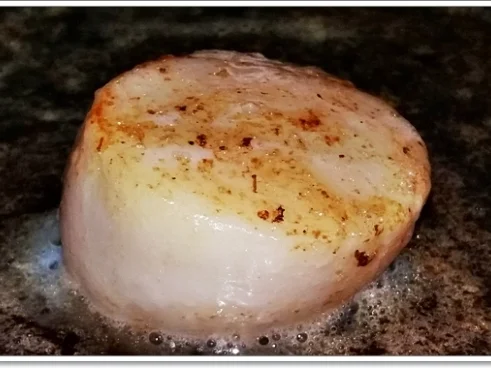 Rezept: Gebratene Jakobsmuscheln auf Reis-Wakame-Algensalat , Schaumsauce & „Perlen“ Bild Nr. 4438 Gebratene Jakobsmuscheln auf Reis-Wakame-Algensalat , Schaumsauce & „Perlen“ - Rezept - Bild Nr. 4438