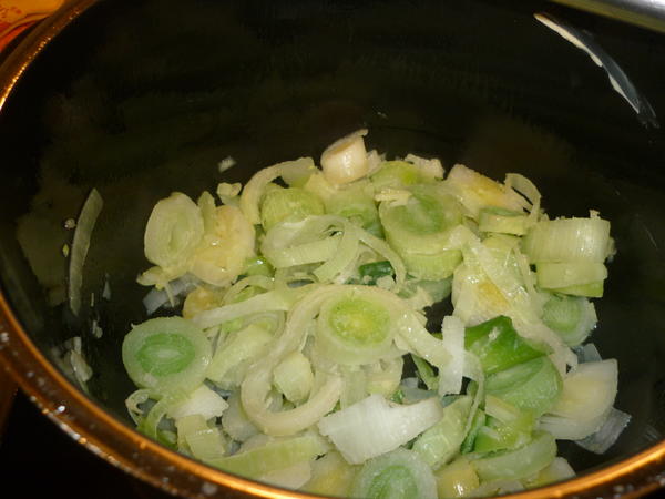 Gemüsesuppe mit Kichererbsensprossen