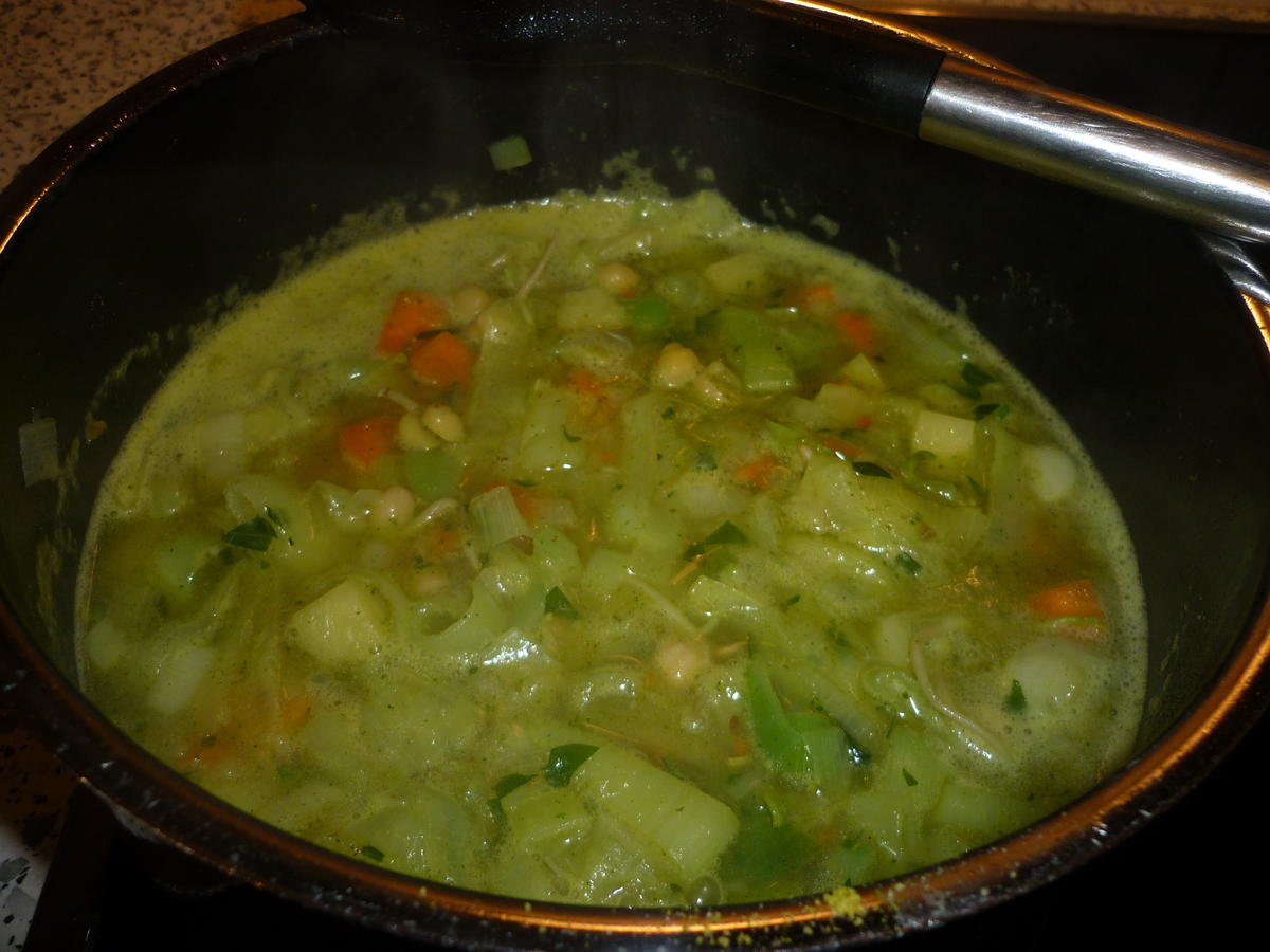 Gemüsesuppe mit Kichererbsensprossen - Rezept - Bild Nr. 4470