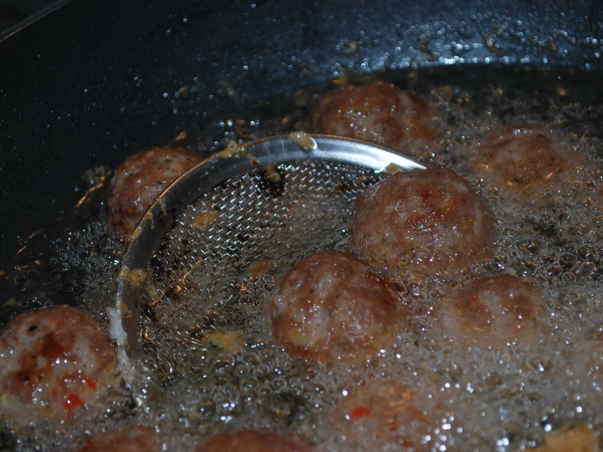 Rezept: Asia-Hackbällchen mit Sweet-Chili-Sauce Bild Nr. 4468 Asia-Hackbällchen mit Sweet-Chili-Sauce - Rezept - Bild Nr. 4468